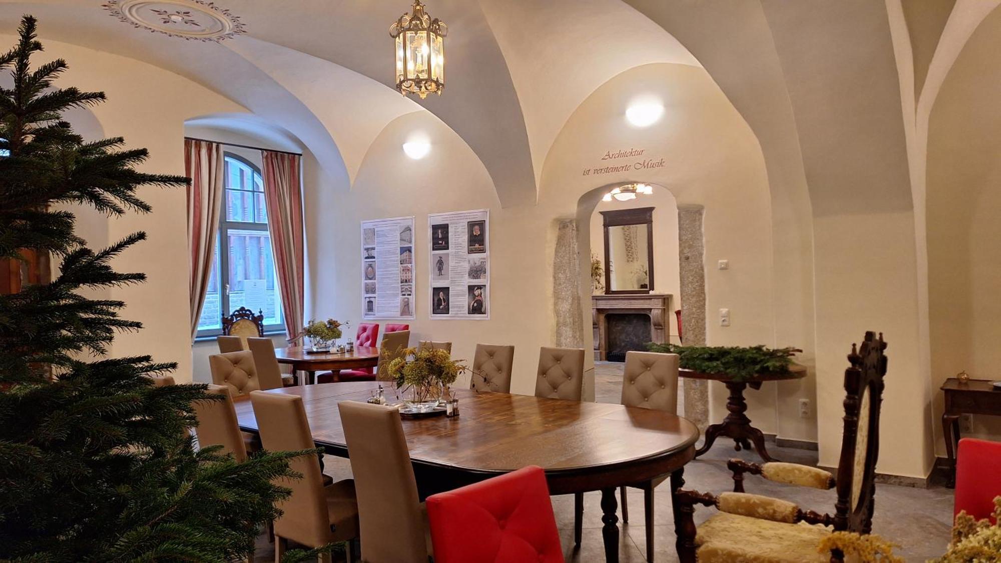 Stadtpalais Romantik-suite 3 Maximal 6 Personen Apartment