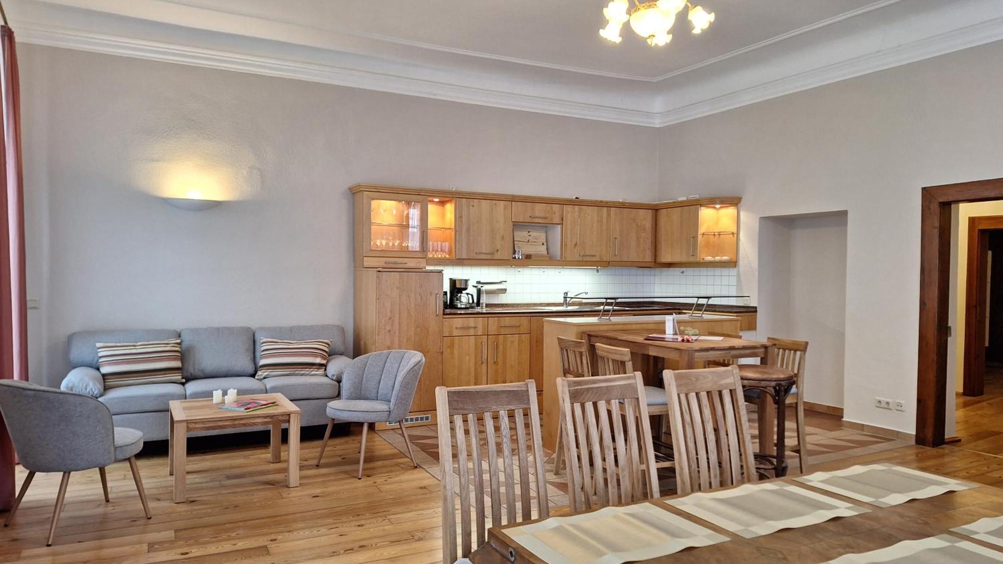 Stadtpalais Romantik-suite 3 Maximal 6 Personen Apartment *
